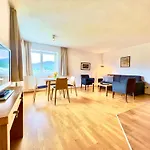 Отель Berghof 3*